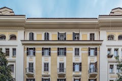 Two-bedroom Apartment of 92m² in via Civitavecchia 7