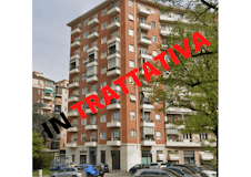 Three-bedroom Apartment of 110m² in Via Cremona 27