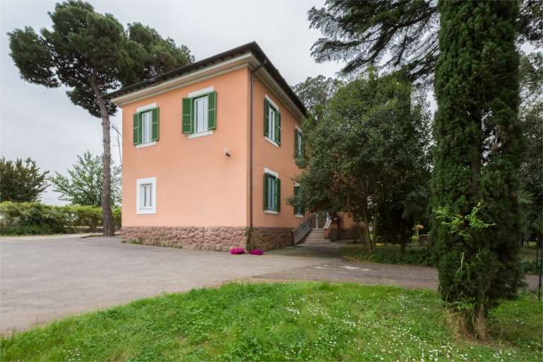 Villa di 450m² in Via Tor Cervara 171