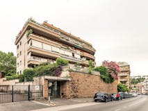 Three-bedroom Apartment of 145m² in Via San Damaso 30