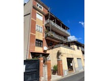 Three-bedroom Apartment of 100m² in Via San Gimignano 89