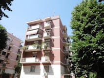 Two-bedroom Apartment of 104m² in Via Francesco Pallavicini 26