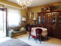 Three-bedroom Apartment of 150m² in Via Castelfranco Veneto 51