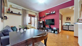 Two-bedroom Apartment of 80m² in Via Roccaromana 92