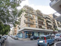 Three-bedroom Apartment of 145m² in Via Severo Carmignano 29
