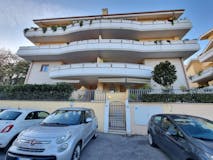 Two-bedroom Apartment of 70m² in Via Gorlago 69