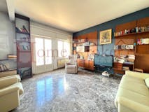 Three-bedroom Apartment of 150m² in Viale Manfredo Fanti 197