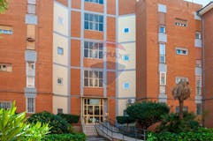 Four-bedroom Apartment of 124m² in Viale Giuseppe Genoese Zerbi 4