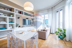Two-bedroom Apartment of 100m² in Viale Sondrio 2