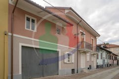 Four-bedroom House of 260m² in Via Gallo 17
