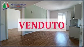 Two-bedroom Apartment of 85m² in Viale Marconi 196