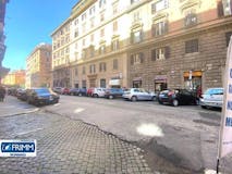 Two-bedroom Apartment of 93m² in Via Angelo Poliziano 20