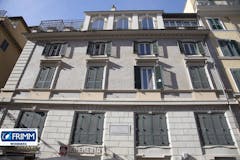 Three-bedroom Apartment of 120m² in Via Delle Muratte 32