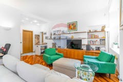 Two-bedroom Apartment of 94m² in Via Panfilo Castaldi 22
