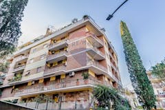 Three-bedroom Apartment of 171m² in Via Gaetano Fuggetta 68