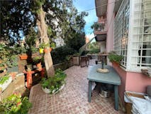 Two-bedroom Apartment of 70m² in Via Clemente X 11