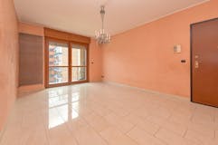 Two-bedroom Apartment of 125m² in Via Nizza 377