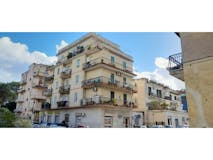 One-bedroom Apartment of 55m² in Via Giacomo Ciamician 4