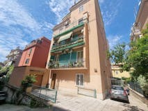 Three-bedroom Apartment of 105m² in Via Dei Gonzaga 96