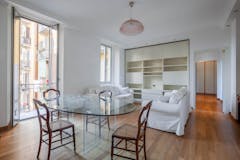 Two-bedroom Apartment of 130m² in Piazza Napoli 19