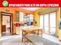 Two-bedroom Apartment of 80m² in Via Gianicolo 12