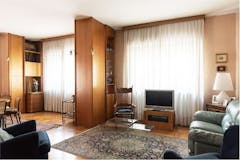 Three-bedroom Apartment of 145m² in Piazza Caneva 4