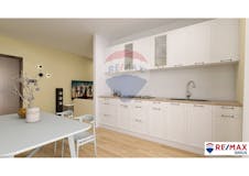 Two-bedroom Apartment of 78m² in Via Gizzeria 55