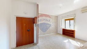 Two-bedroom Apartment of 65m² in Via Aldo De Benedetti 13