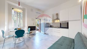 Two-bedroom Apartment of 65m² in Via Nazario Sauro 5