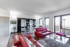 Three-bedroom Apartment of 145m² in Largo Giulio Cesare 109