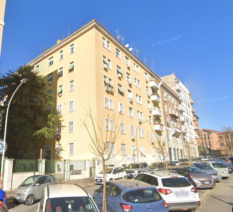 Monolocale di 82m² in Via Savona 98