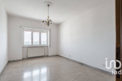 Two-bedroom Apartment of 117m² in Via Filettino 25