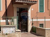 Two-bedroom Apartment of 80m² in Via Degli Abeti 51