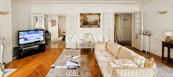 Appartement 6 pièces de 139m² – 75010 Paris