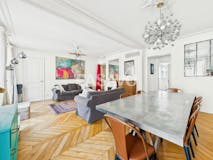 Appartement 3 pièces de 90m² – 75010 Paris